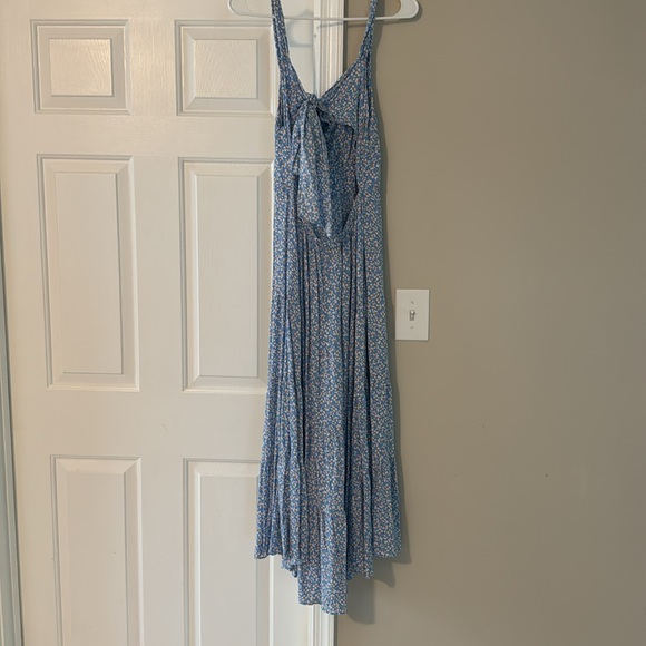 NWOT Watertown Floral Tie Back Dress by Vici, Size Medium - Picture 4 of 4